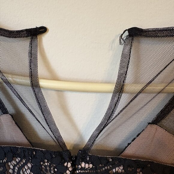 Design Lab Lord & Taylor Black Lace Long Sleeve Romper Dress Women's Size M - Picture 5 of 6